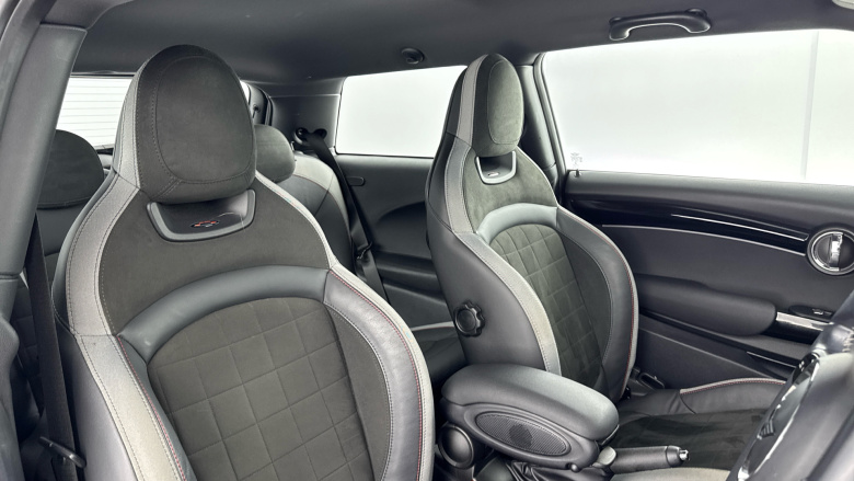 MINI Hatchback 2.0 Cooper S Sport 3dr Auto [Nav Pack] Petrol Hatchback